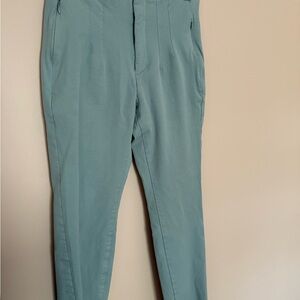 Old Navy Women's Skinny Pants in Sage Green